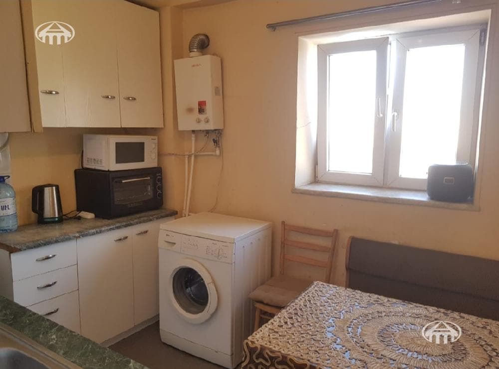 Apartment · 2 rooms · 60 m² · Kentron