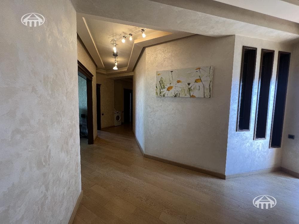 Apartment · 4 rooms · 132 m² · Kentron