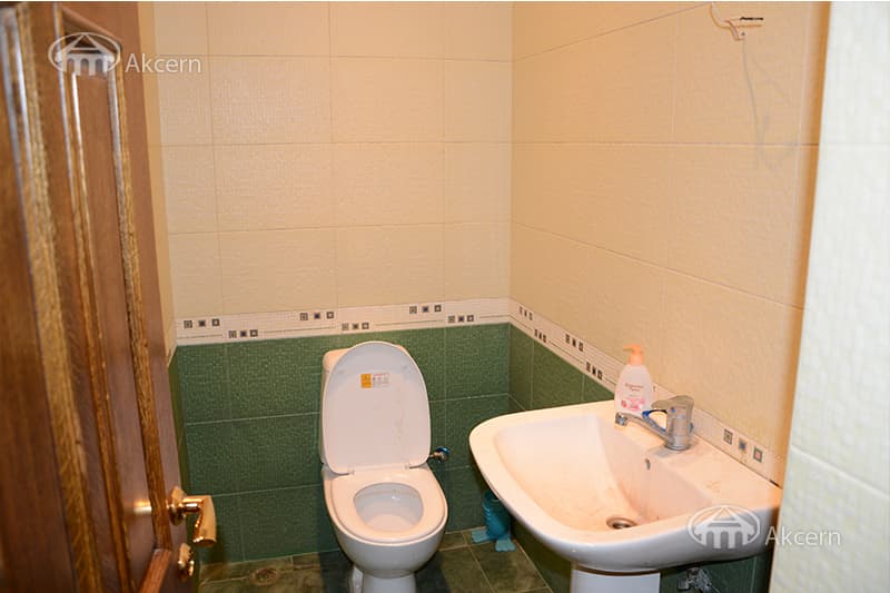 Дом · 7 комн. · 468 м² · Арабкир