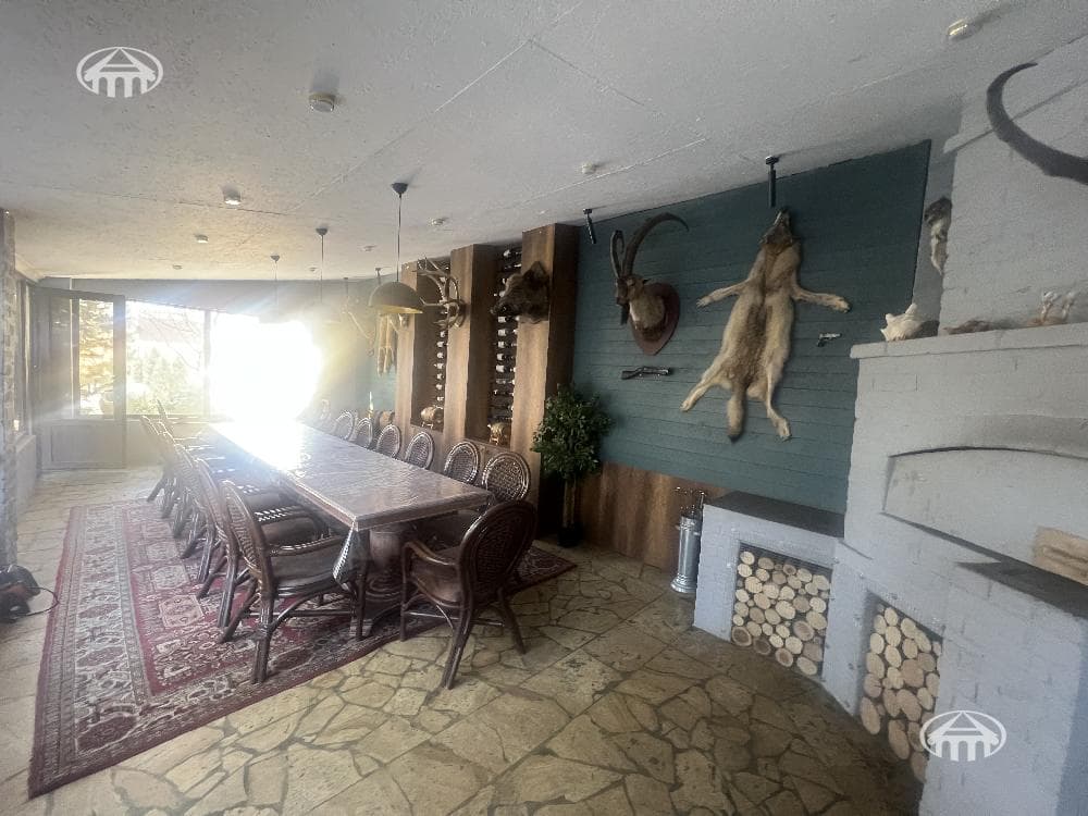 Hotel · 9 rooms · 1,200 m² · Djrvej