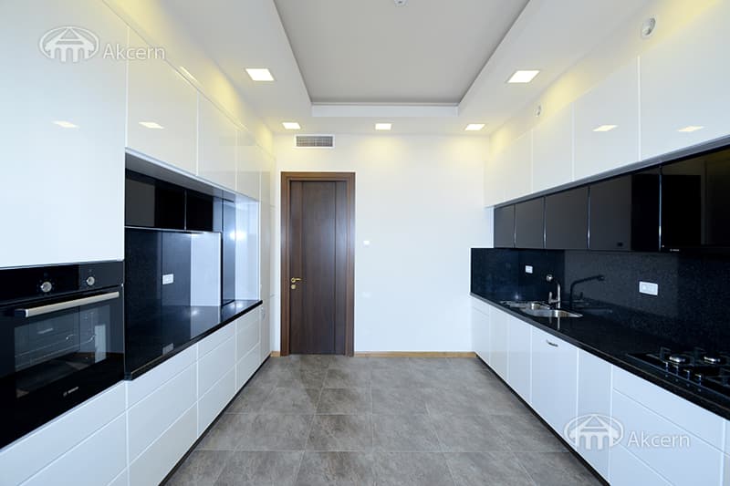 House · 5 rooms · 500 m² · Ajapnyak