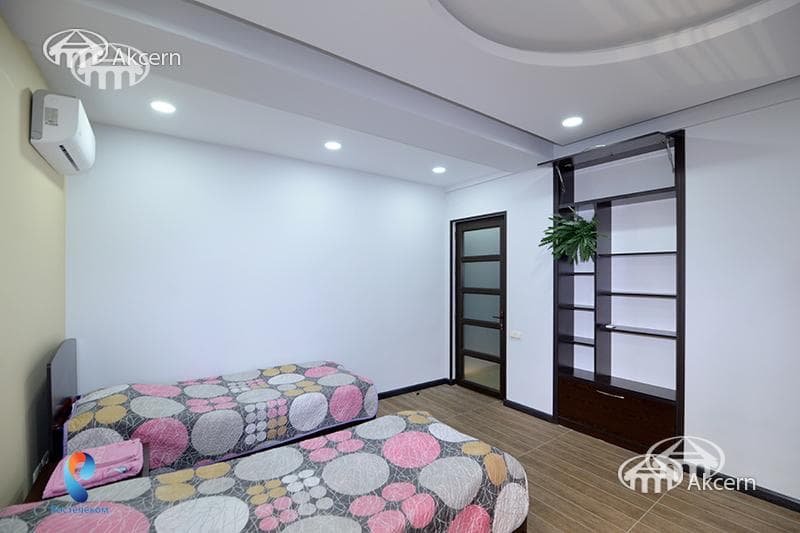 Office · 219 m² · Kentron