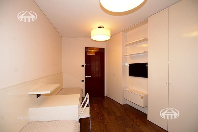 Apartment · 4 rooms · 169 m² · Kentron