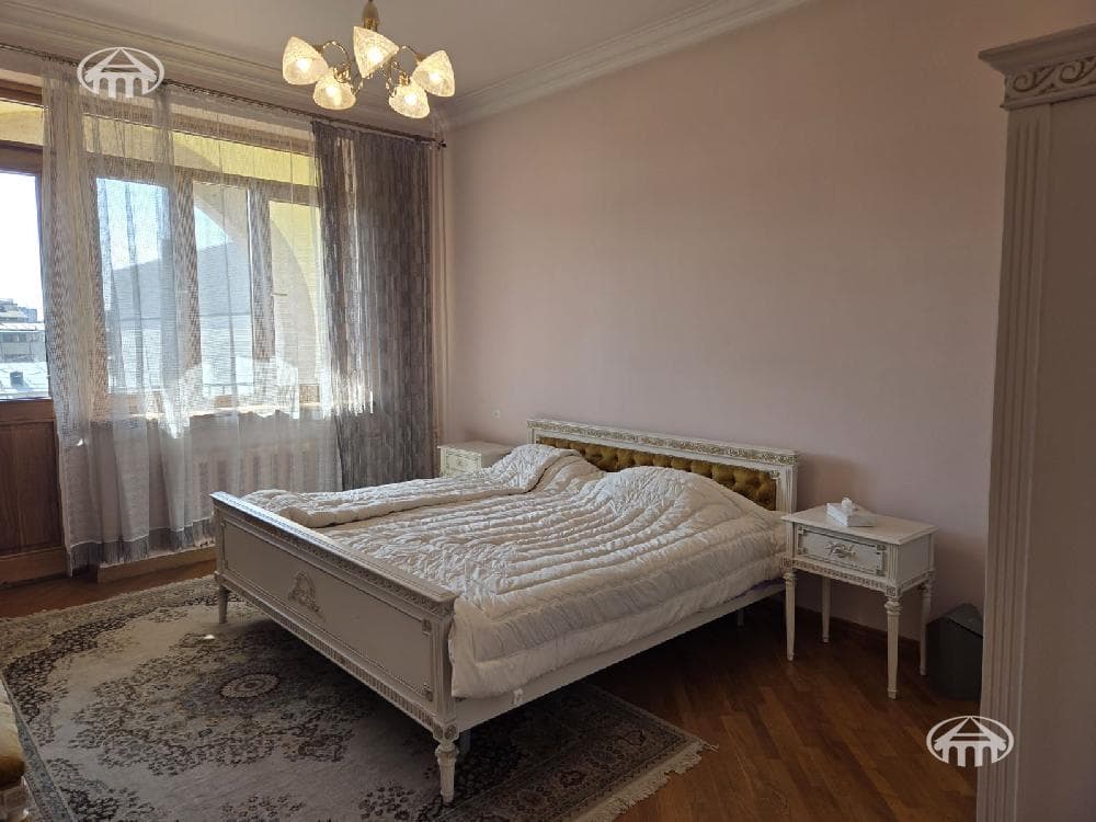 Дом · 6 комн. · 540 м² · Арабкир