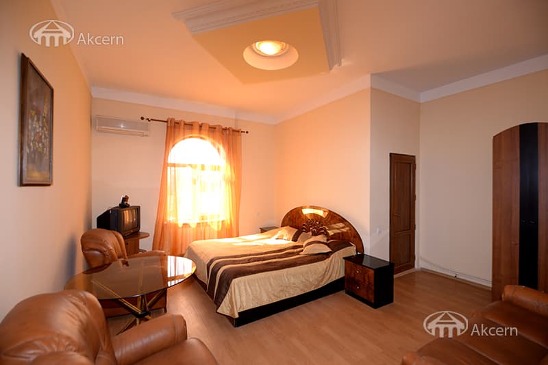 Особняк · 6 комн. · 440 м² · Кентрон