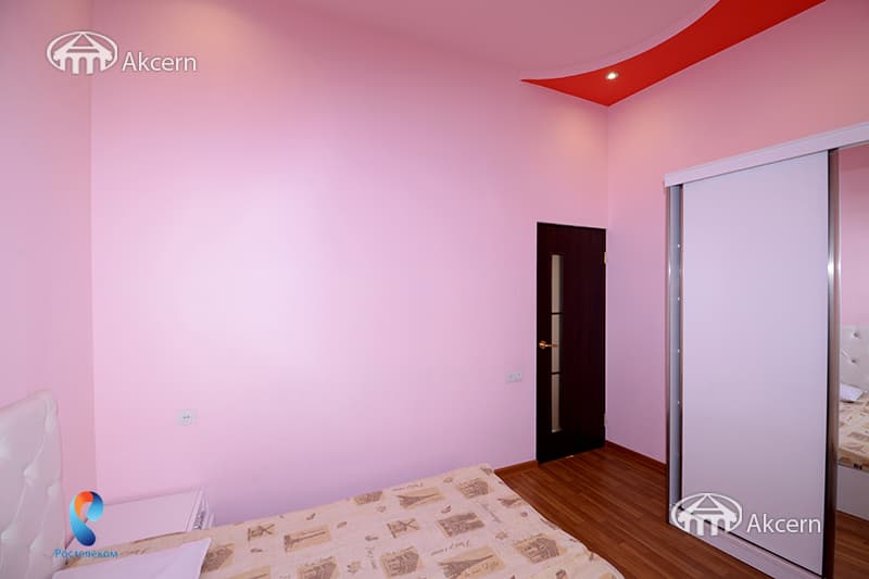 Дом · 6 комн. · 208 м² · Кентрон