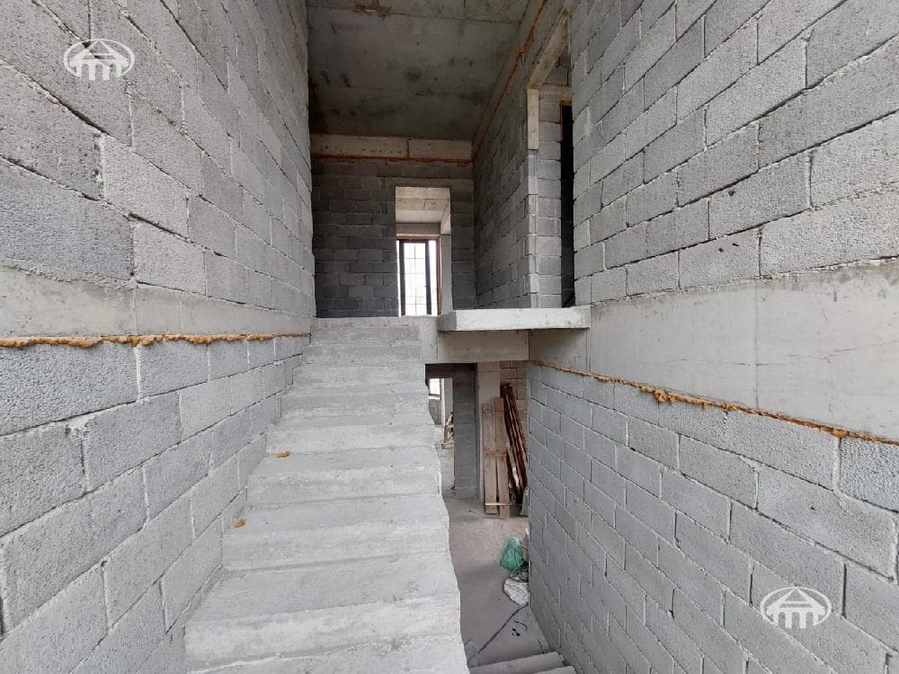 Mansion · 6 rooms · 228 m² · Avan