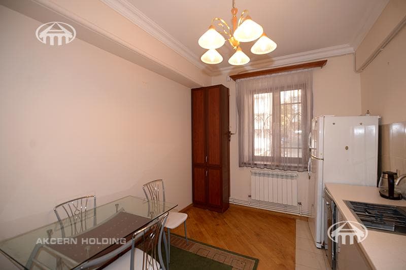 Apartment · 3 rooms · 142 m² · Kentron