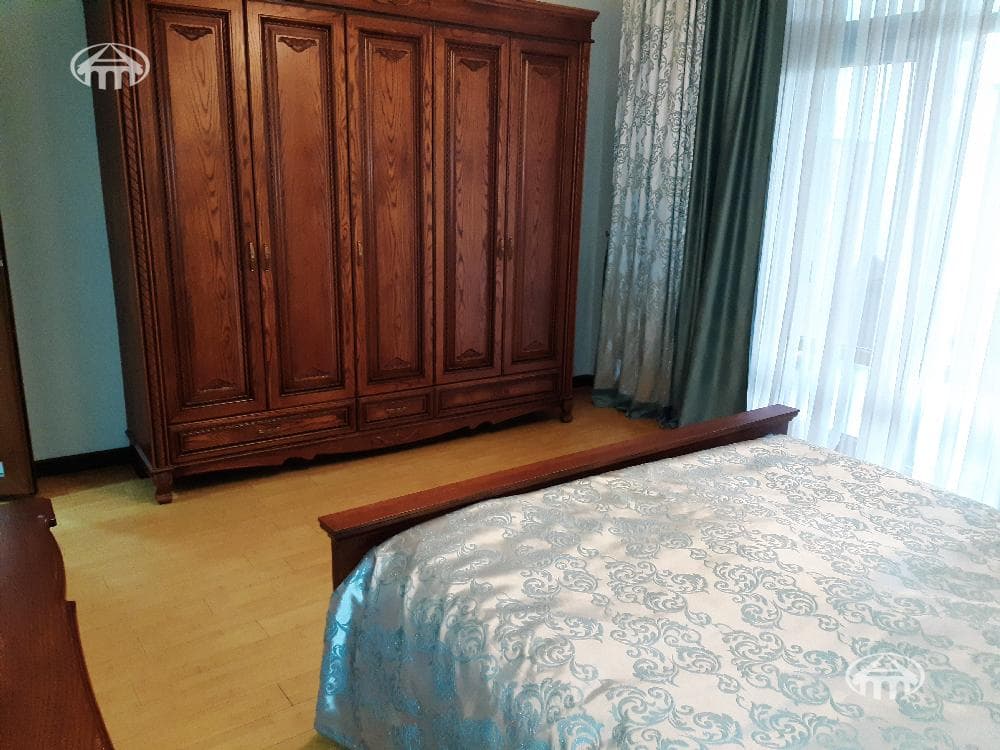 Дом · 5 комн. · 392 м² · Кентрон