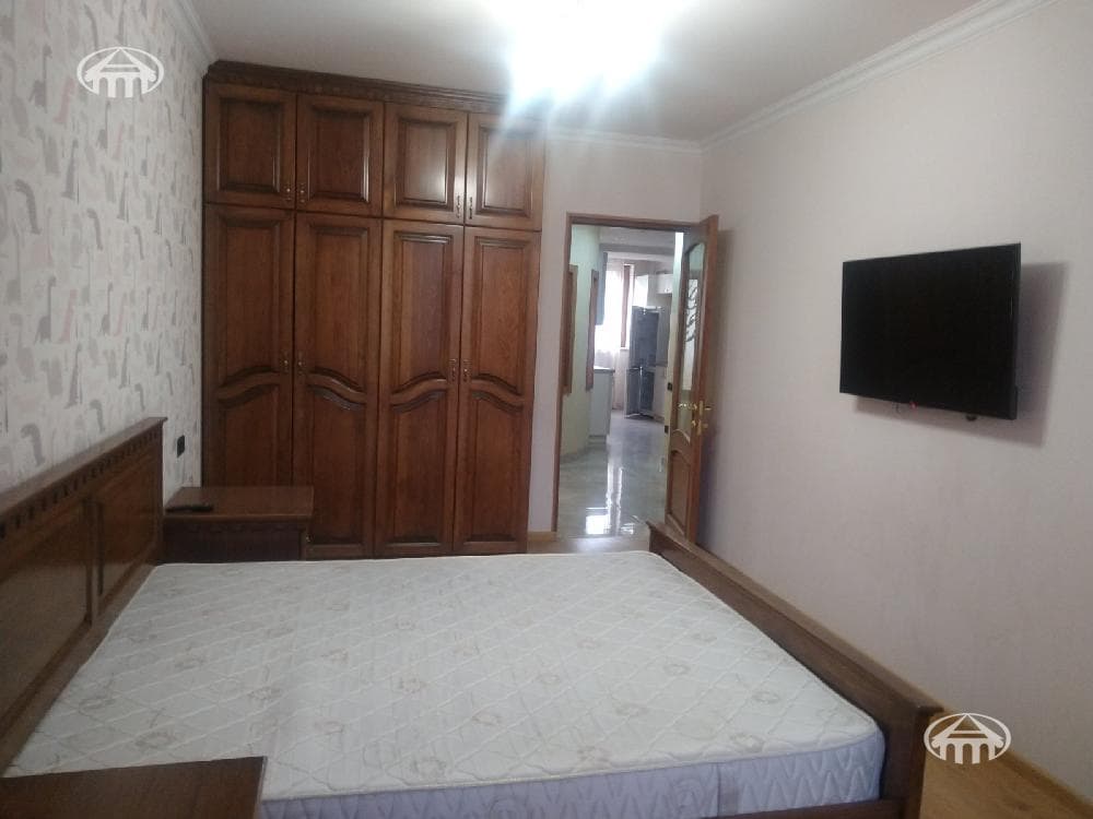 Apartment · 3 rooms · 83 m² · Kentron