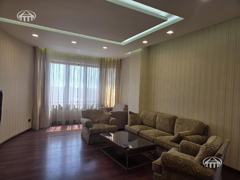 Квартира · 3 комн. · 130 м² · Кентрон