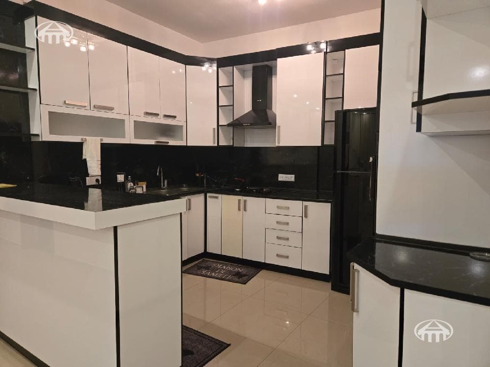 Квартира · 3 комн. · 136 м² · Кентрон