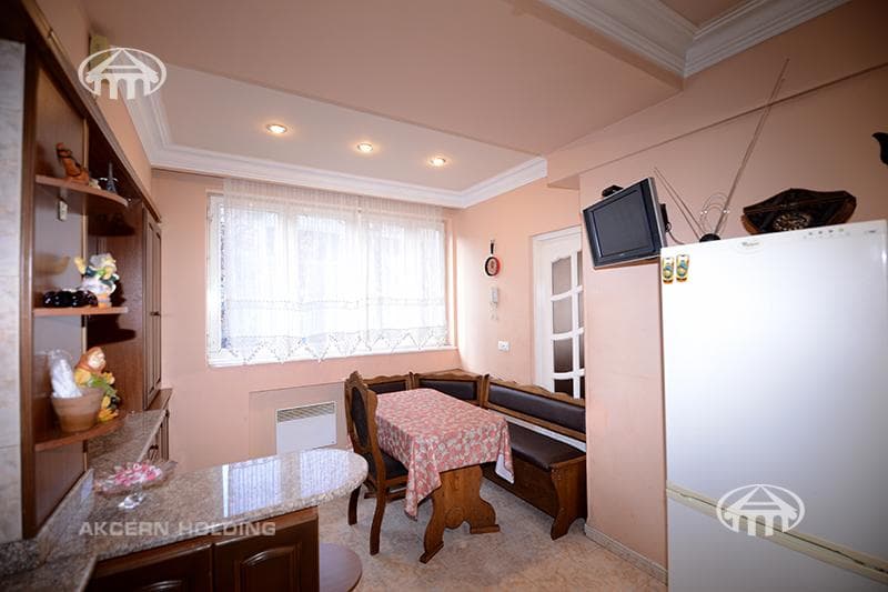 Բնակարան · 5 սեն. · 140 մ² · Կենտրոն