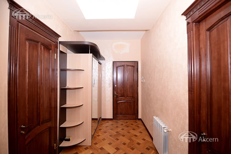 Apartment · 2 rooms · 57 m² · Kentron