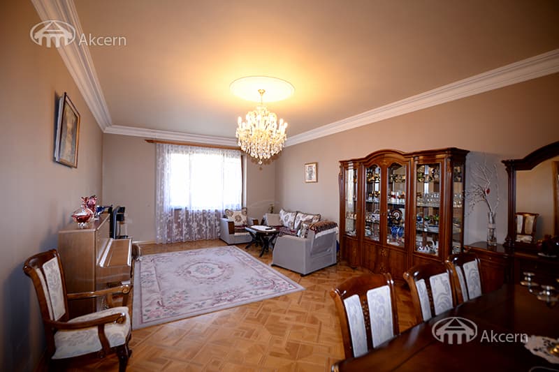 Առանձնատուն · 7 սեն. · 346 մ² · Կենտրոն
