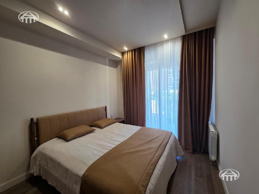 Квартира · 4 комн. · 131 м² · Арабкир