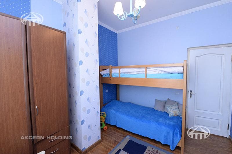 Mansion · 5 rooms · 209 m² · Kentron