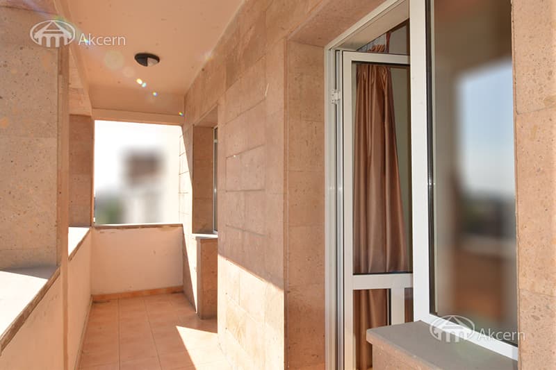Квартира · 6 комн. · 266 м² · Кентрон