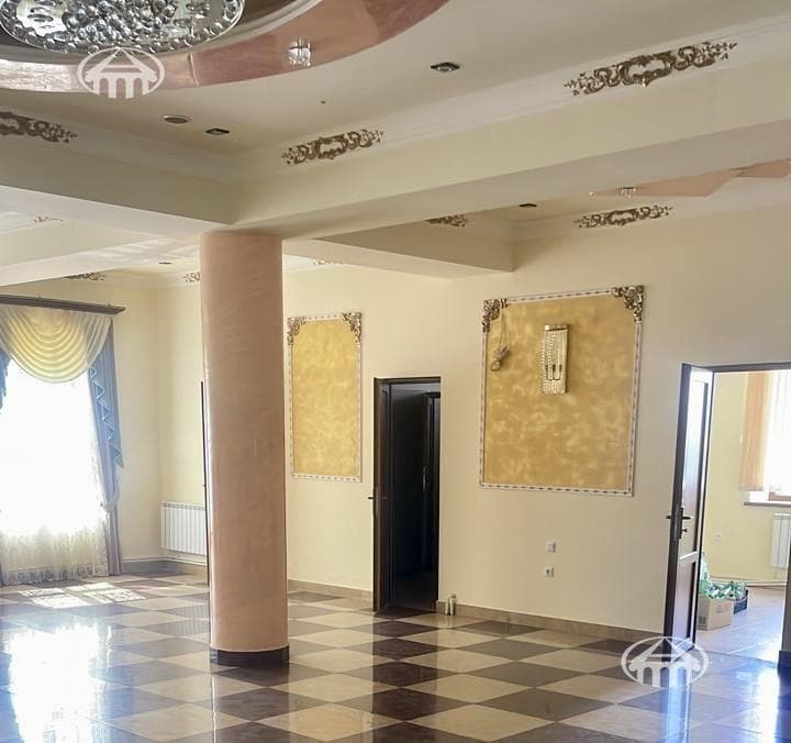 Ресторан · 725 м² · Еранос