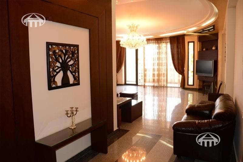 Apartment · 4 rooms · 239 m² · Arabkir