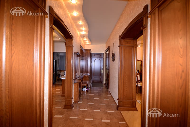 Mansion · 5 rooms · 340 m² · Arabkir