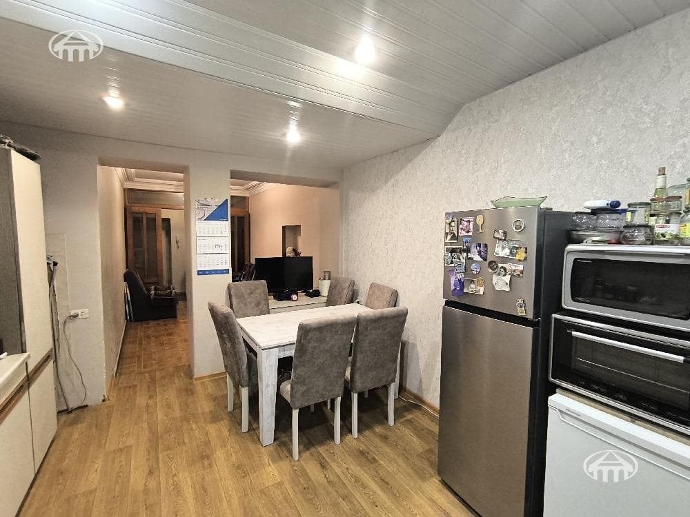Квартира · 4 комн. · 193 м² · Аджапняк