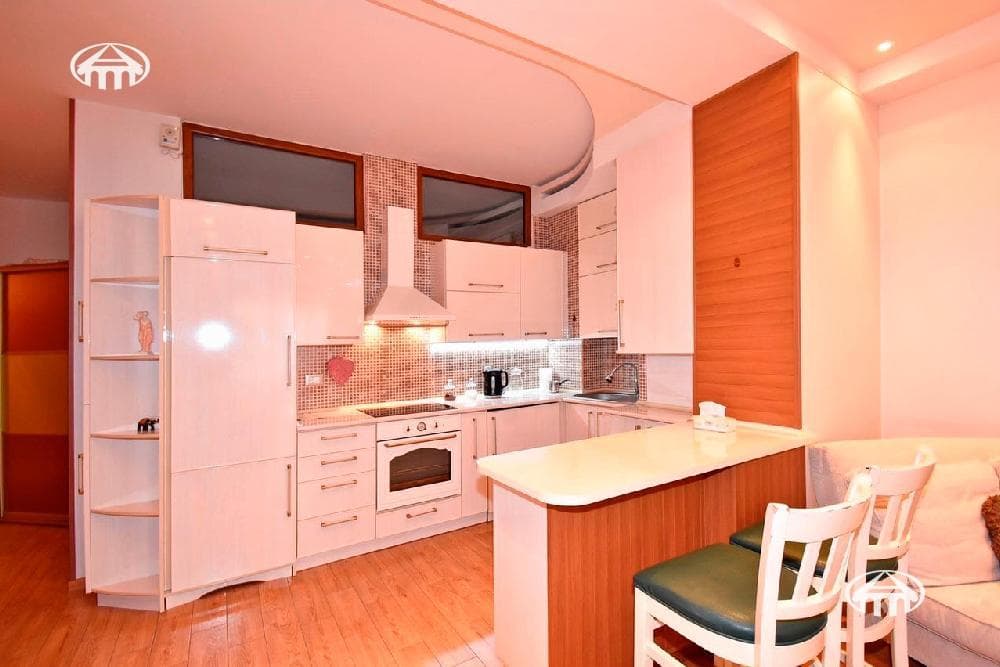 Квартира · 2 комн. · 87 м² · Кентрон