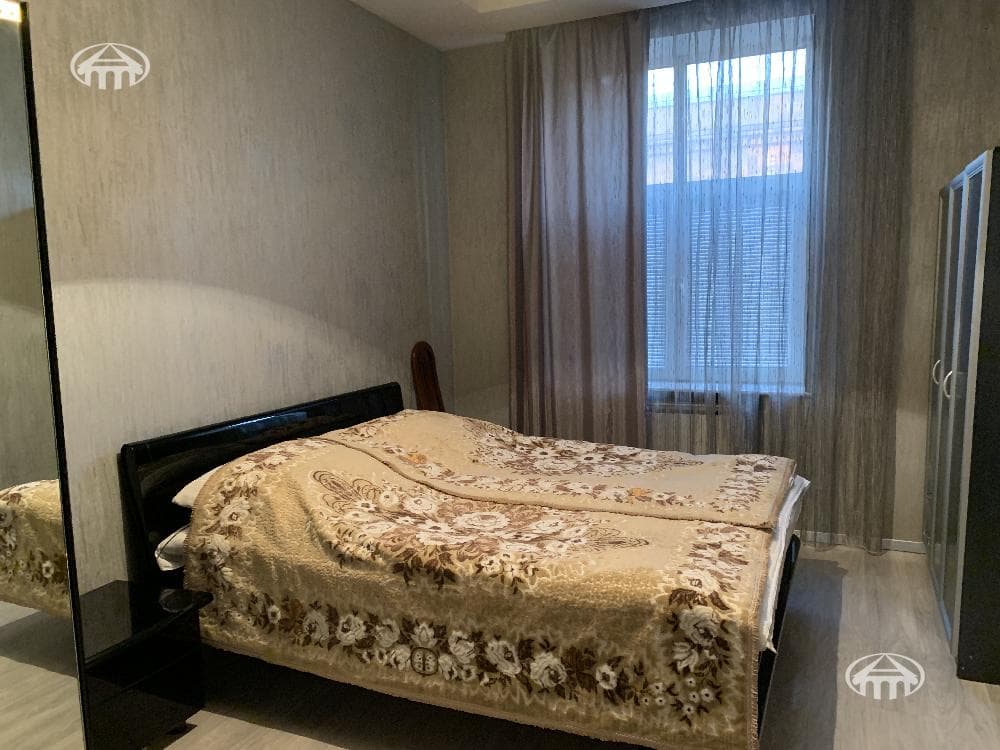 Apartment · 3 rooms · 92 m² · Kentron