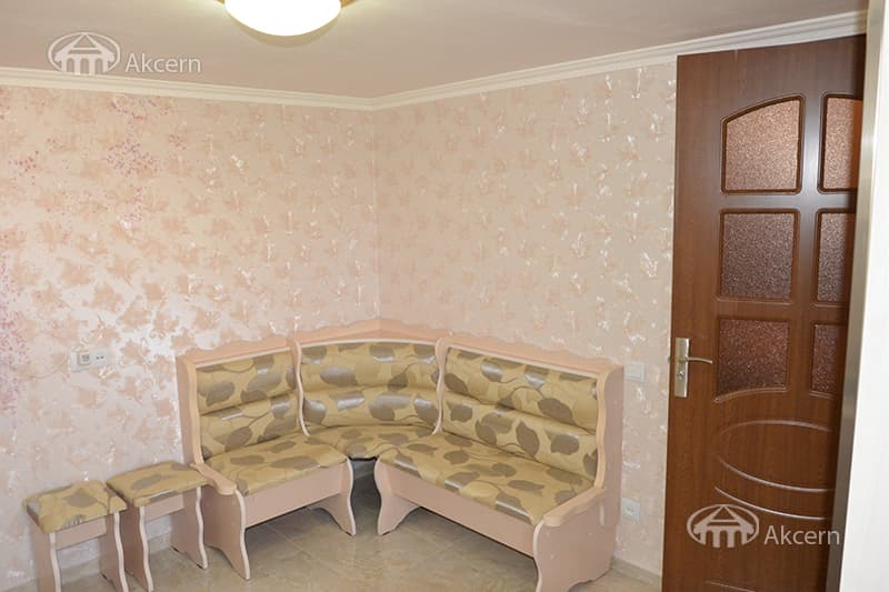 Квартира · 4 комн. · 108 м² · Кентрон