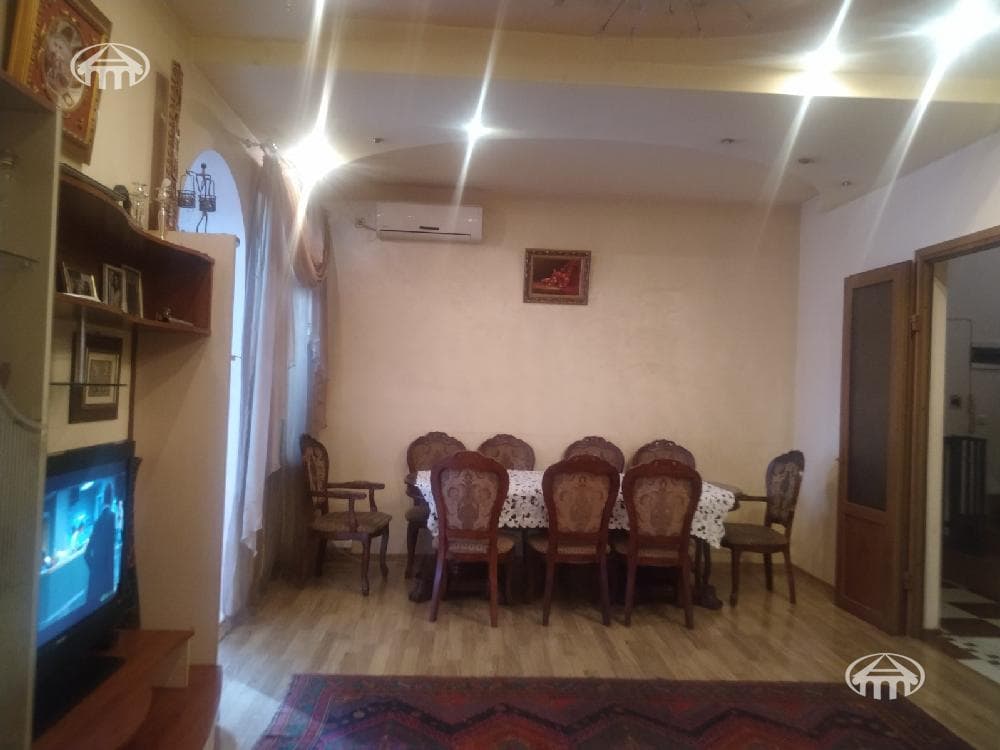 Apartment · 5 rooms · 164 m² · Kentron