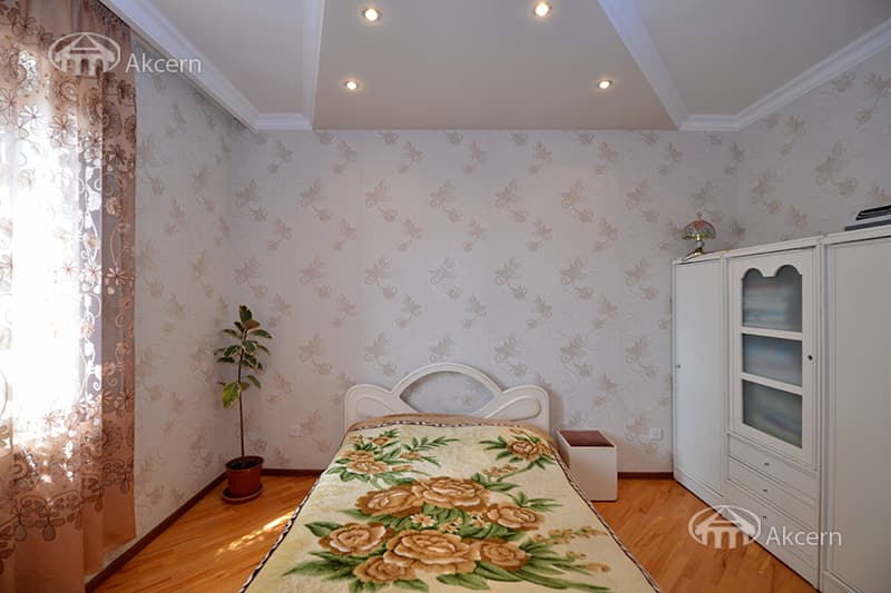 Особняк · 6 комн. · 349 м² · Аджапняк