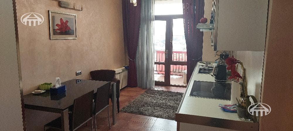 Квартира · 4 комн. · 135 м² · Кентрон