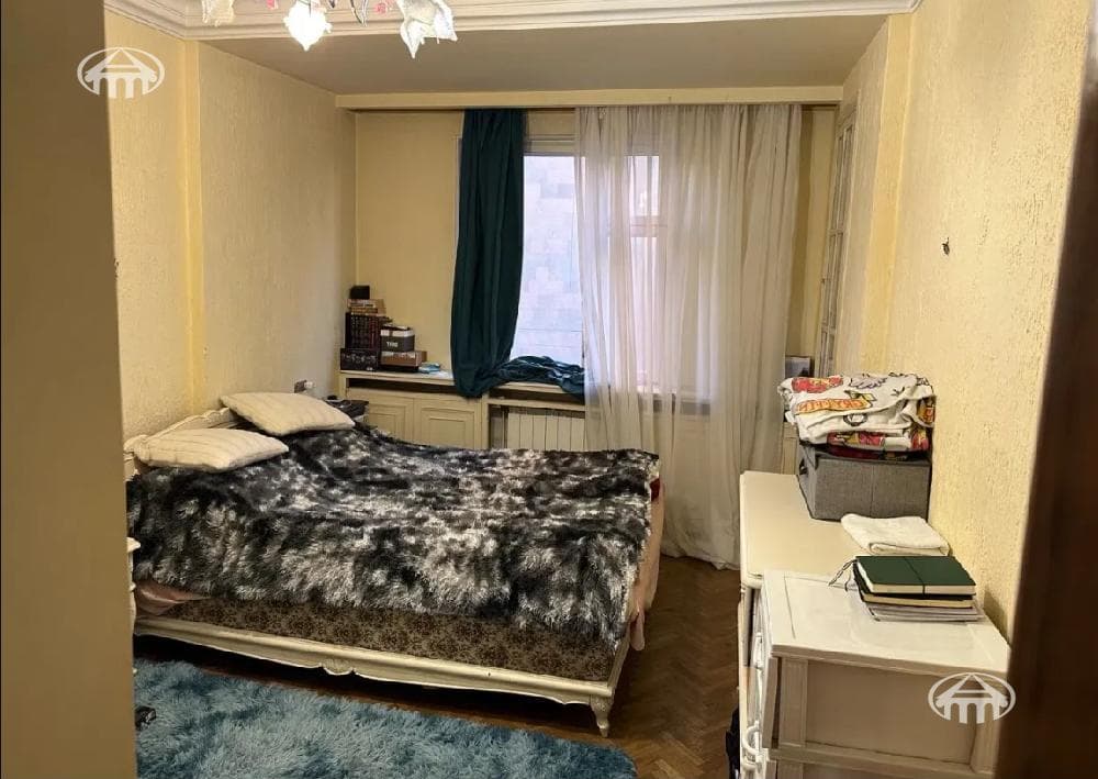 Apartment · 3 rooms · 85 m² · Kentron