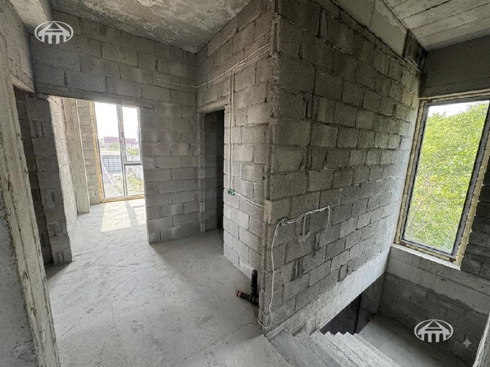 Дом · 6 комн. · 180 м² · с. Ариндж