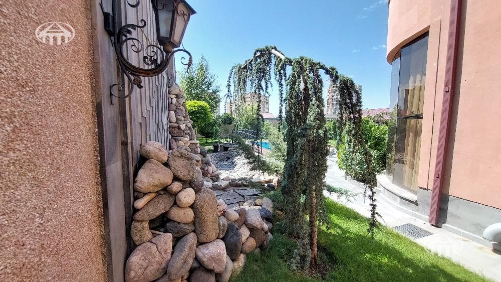 Mansion · 5 rooms · 600 m² · Davtashen