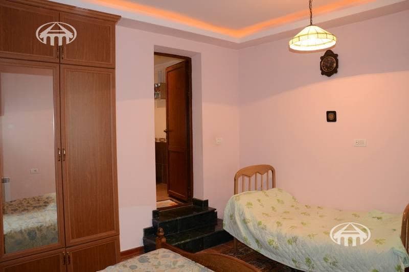 House · 3 rooms · 170 m² · Arabkir