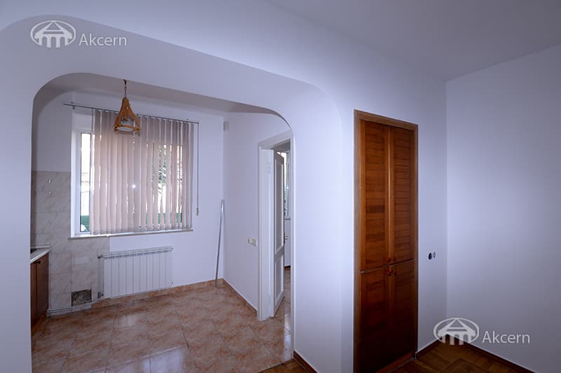 Office · 79 m² · Kentron