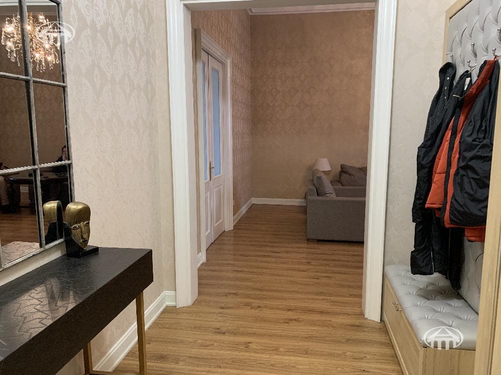 Apartment · 2 rooms · 77 m² · Kentron