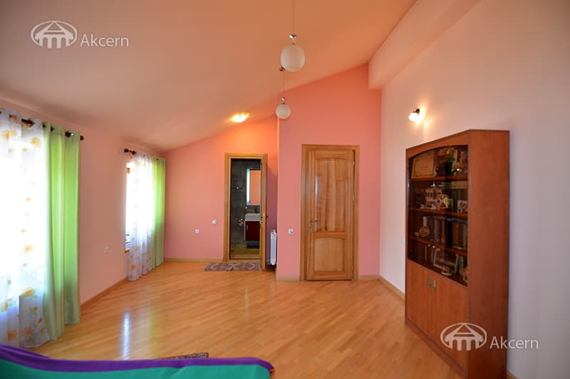 Mansion · 9 rooms · 486 m² · Nork-Marash