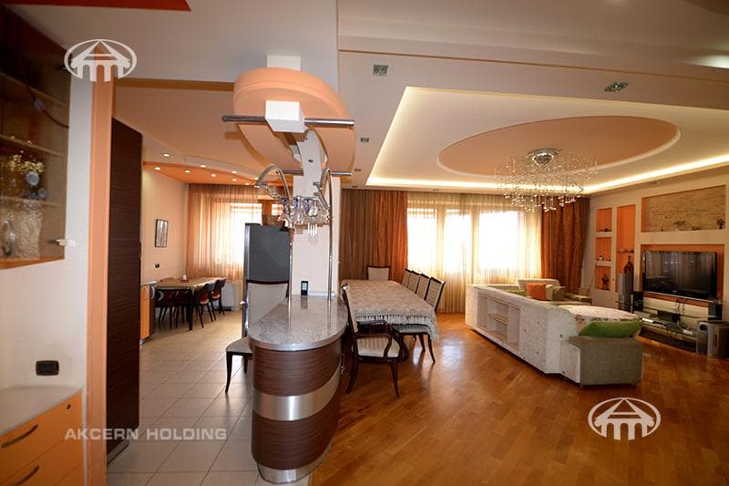 Квартира · 4 комн. · 160 м² · Кентрон