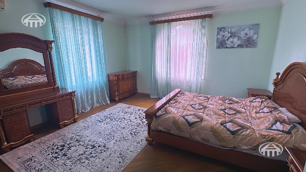Особняк · 8 комн. · 448 м² · Канакер-Зейтун