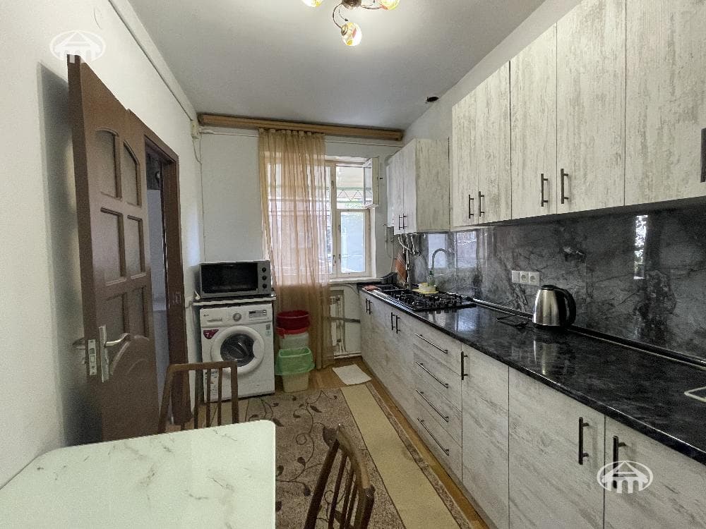 Квартира · 3 комн. · 60 м² · Арабкир