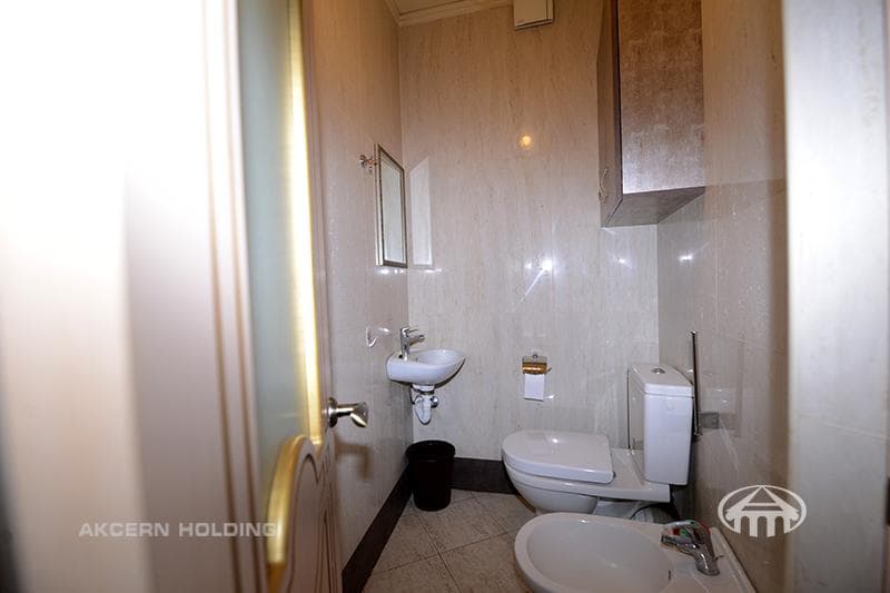 Apartment · 3 rooms · 90 m² · Kentron
