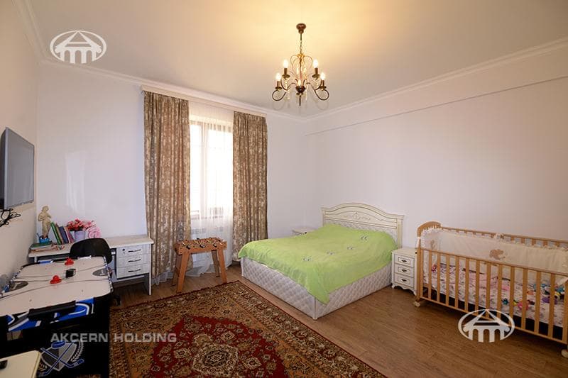 Mansion · 5 rooms · 290 m² · Avan