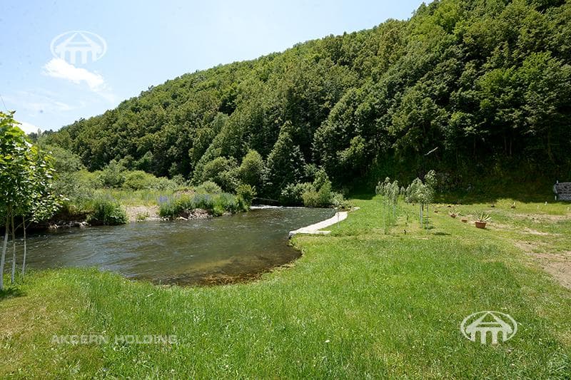 Land · 14,290 m² · v. Artavaz