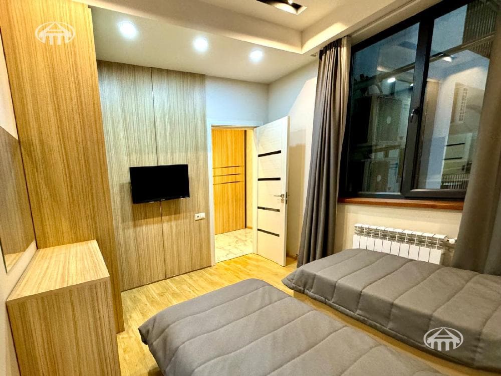 Квартира · 3 комн. · 98 м² · Кентрон