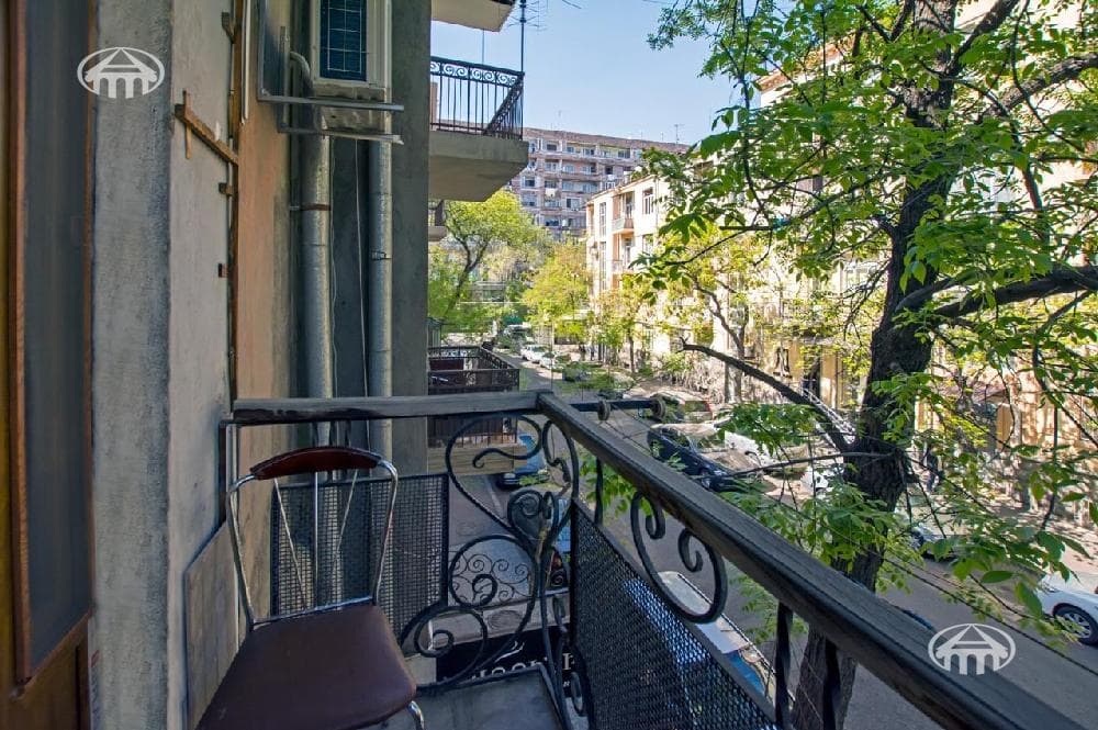 Квартира · 3 комн. · 82 м² · Кентрон