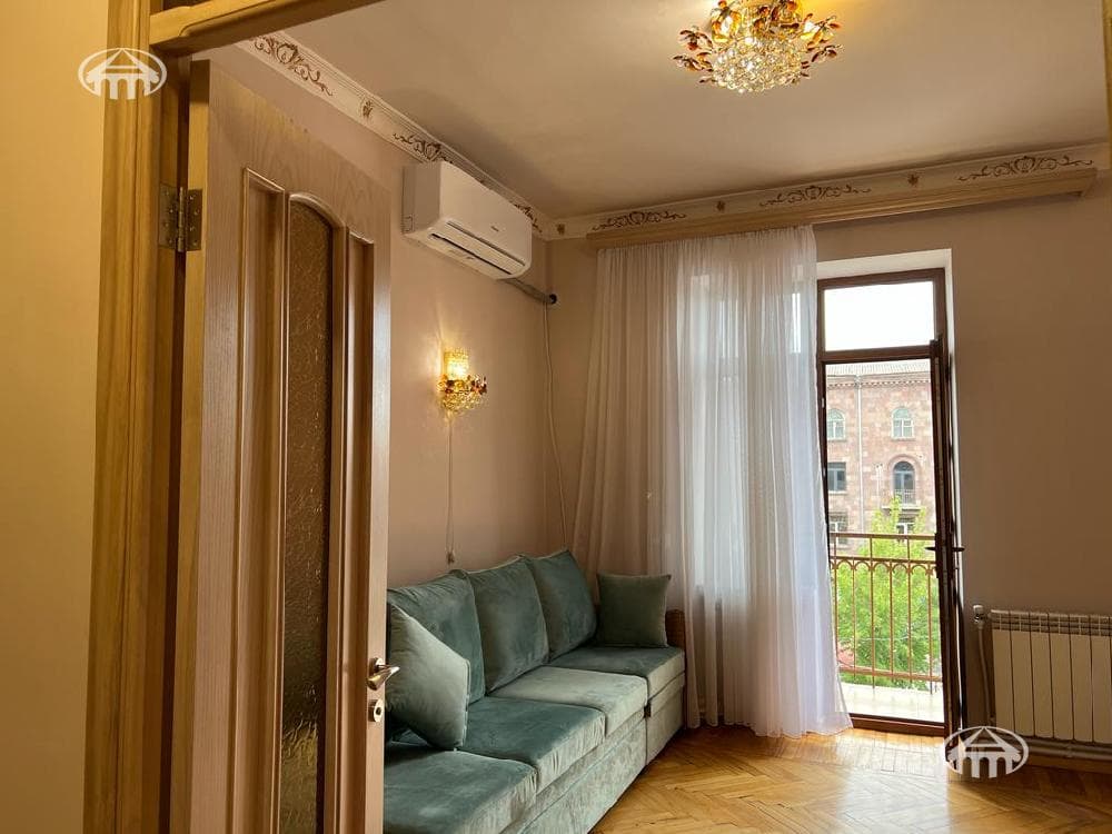 Квартира · 1 комн. · 43 м² · Кентрон