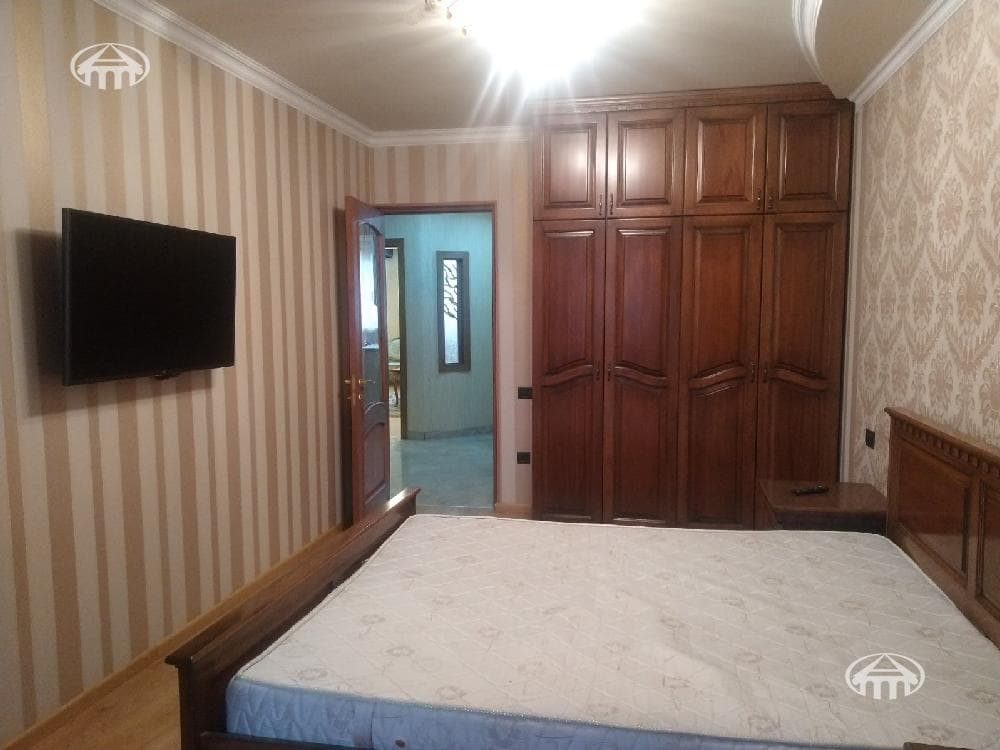 Apartment · 3 rooms · 83 m² · Kentron