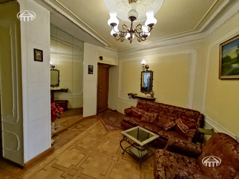 Բնակարան · 4 սեն. · 104 մ² · Կենտրոն